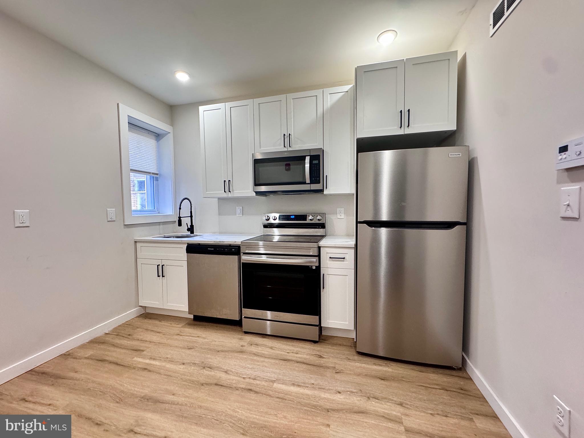 255 S 44TH 3
