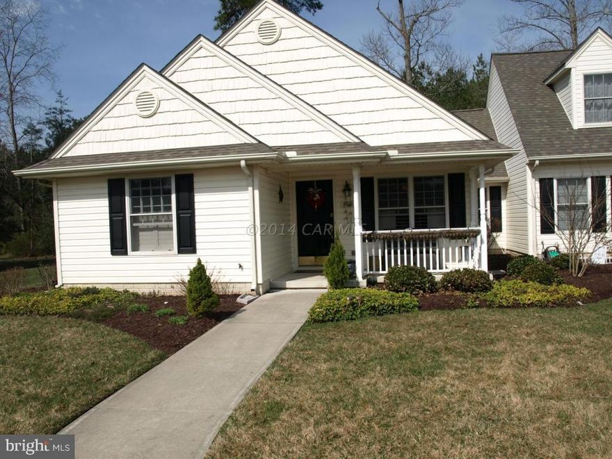 Cozy one level end unit townhome in the Villages at Parson's Lake. Conveniently located to shopping, restaurants, and entertainment. Unit backs up to private woods. Sold ''as is''. Sale is subject to seller's lender approval.