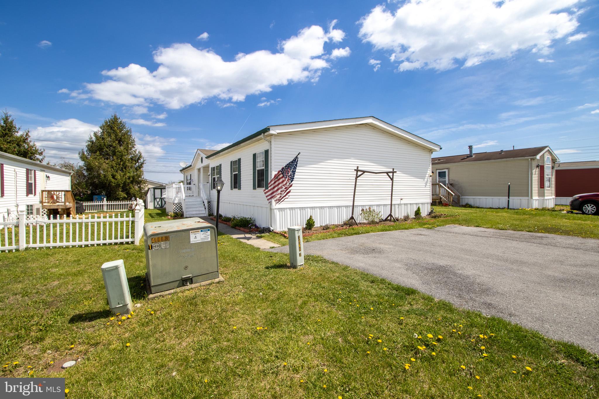 ROYAL CREST ESTATES - Residential