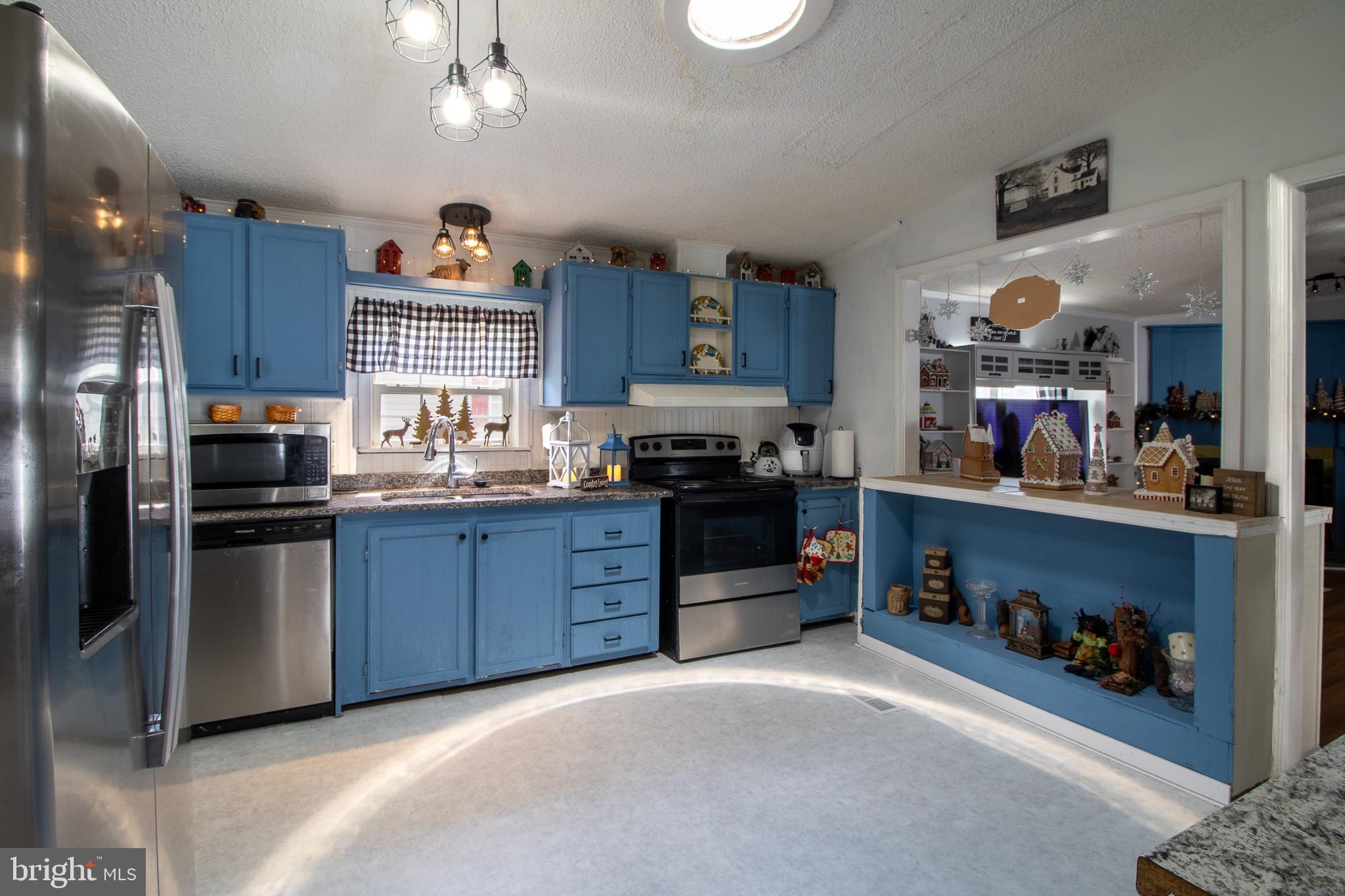 ROYAL CREST ESTATES - Residential