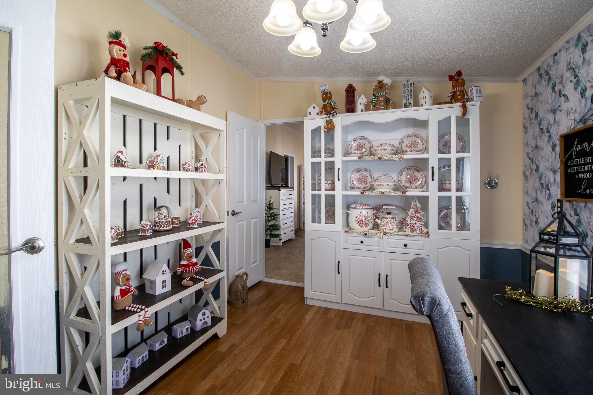 ROYAL CREST ESTATES - Residential