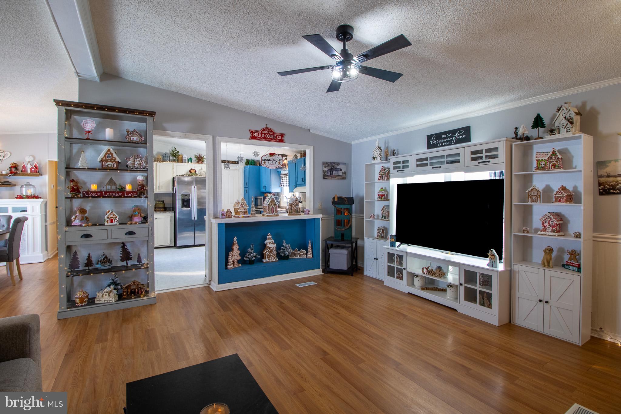 ROYAL CREST ESTATES - Residential