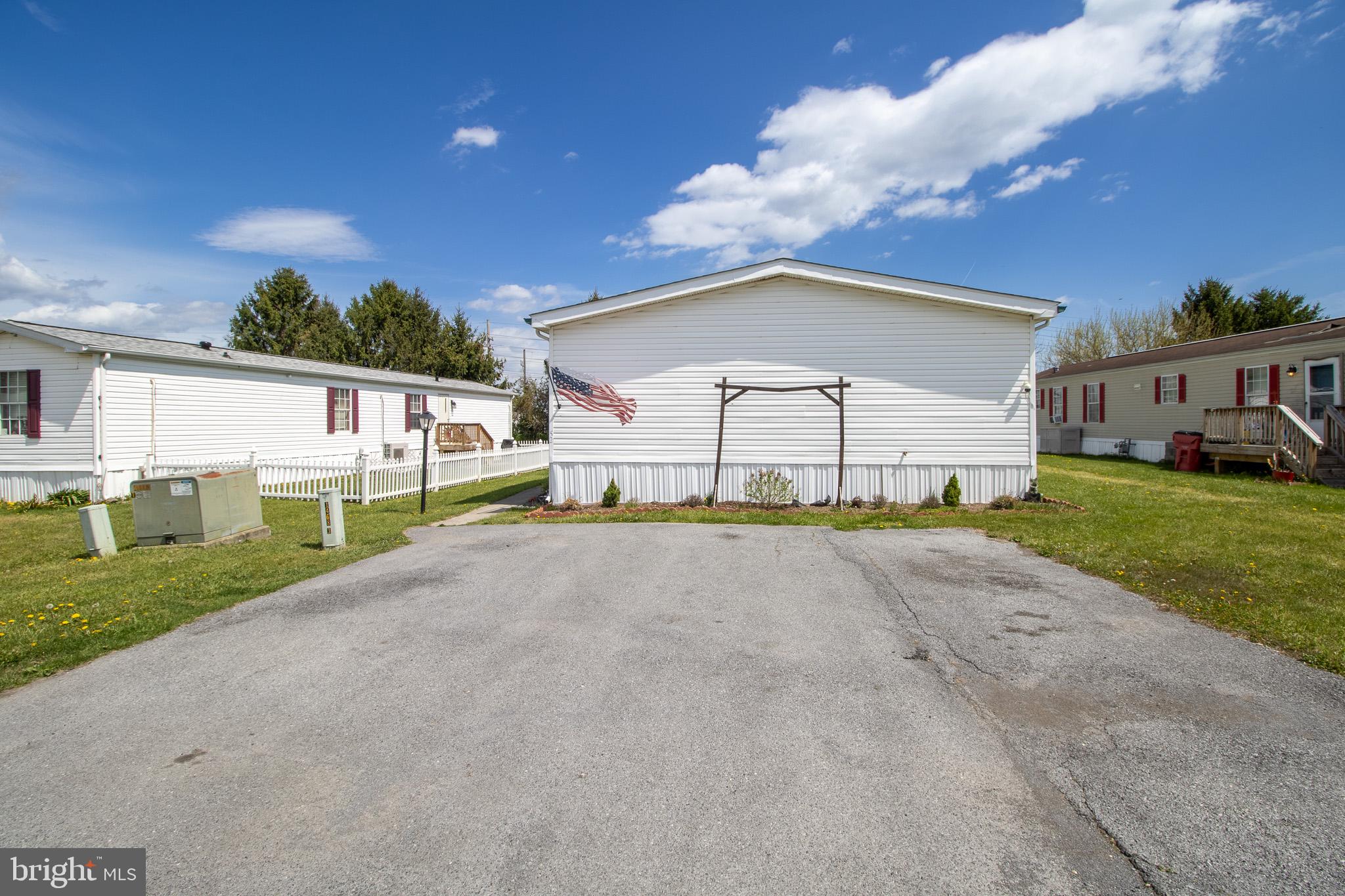 ROYAL CREST ESTATES - Residential