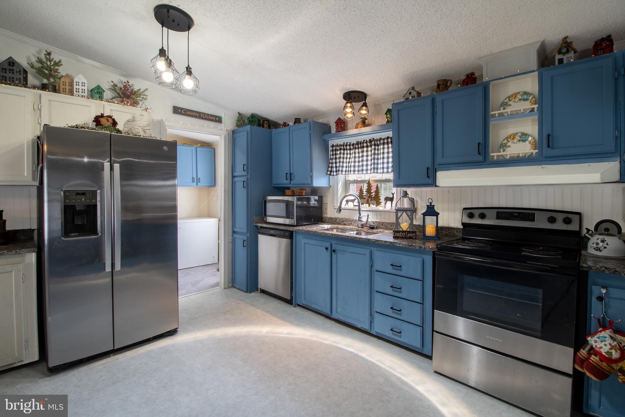 ROYAL CREST ESTATES - Residential