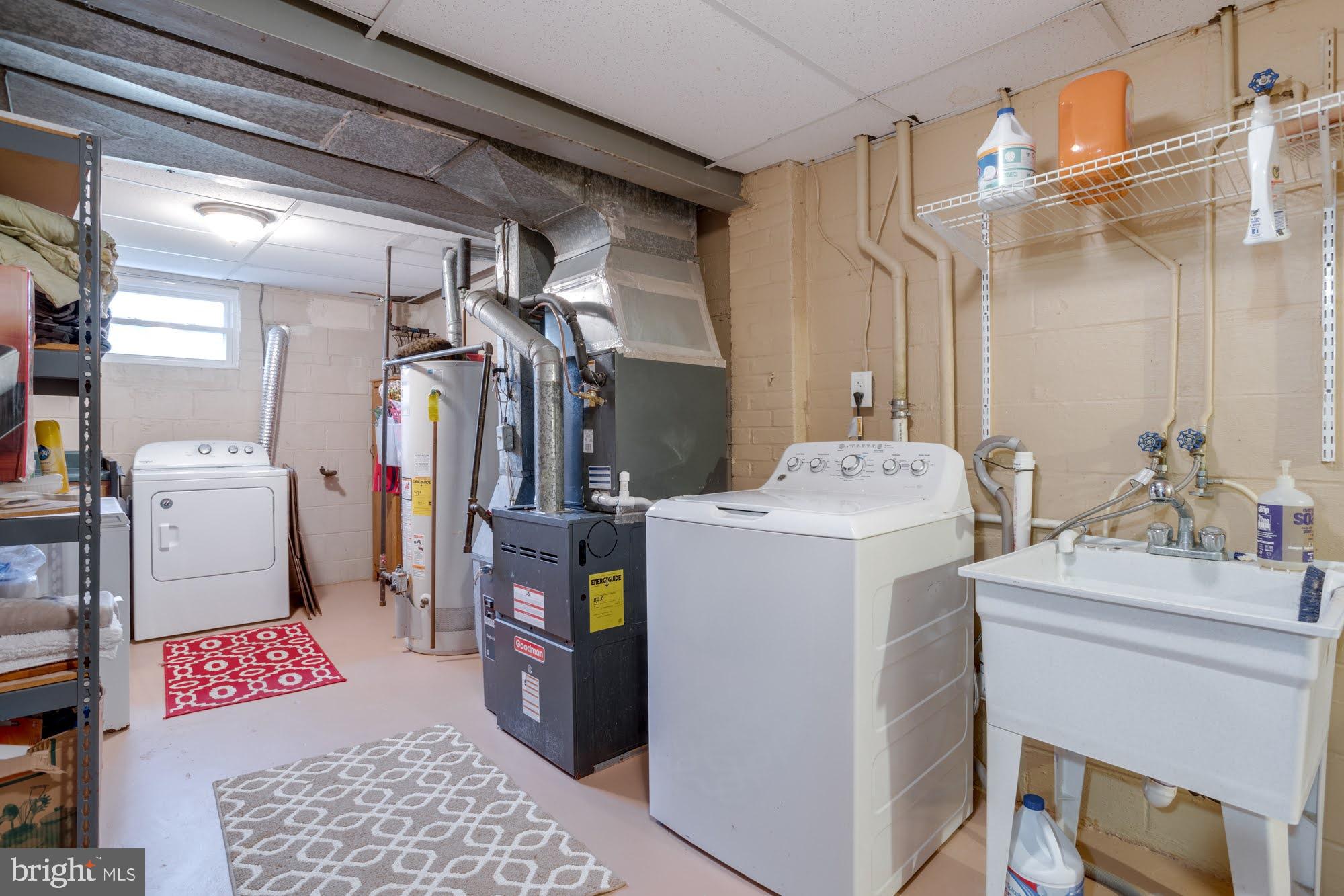 TOWN AND COUNTRY ESTATES - Residential