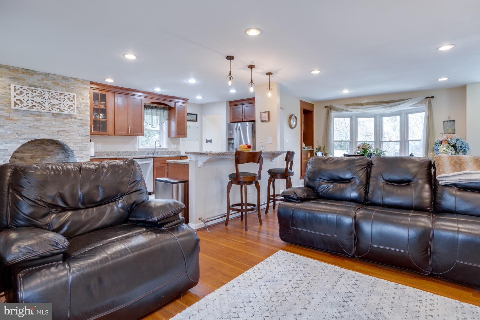 TOWN AND COUNTRY ESTATES - Residential