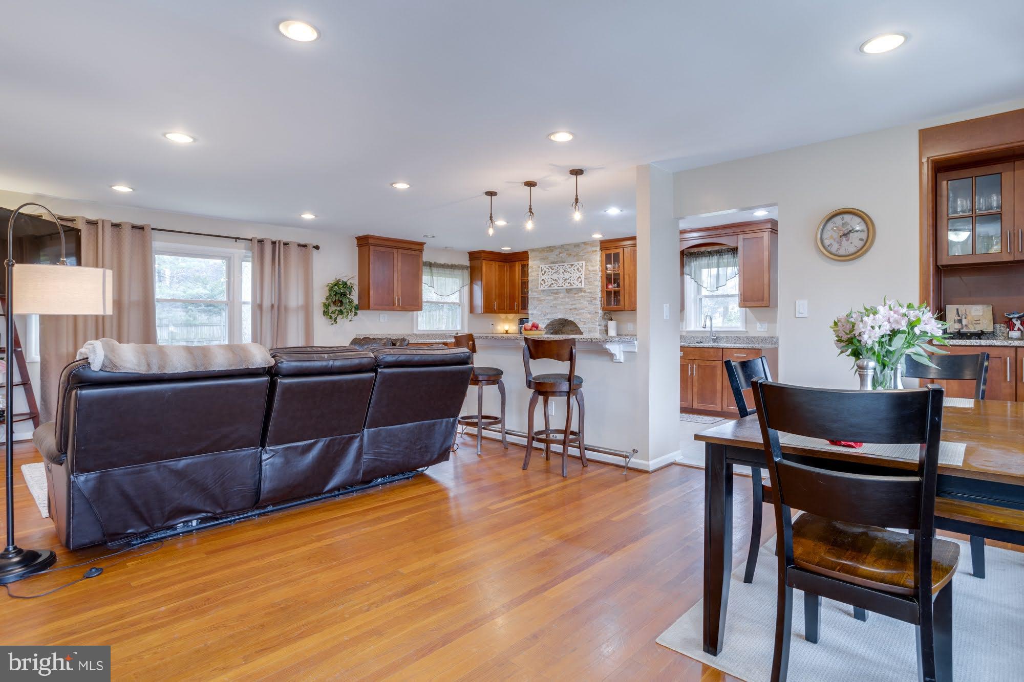 TOWN AND COUNTRY ESTATES - Residential