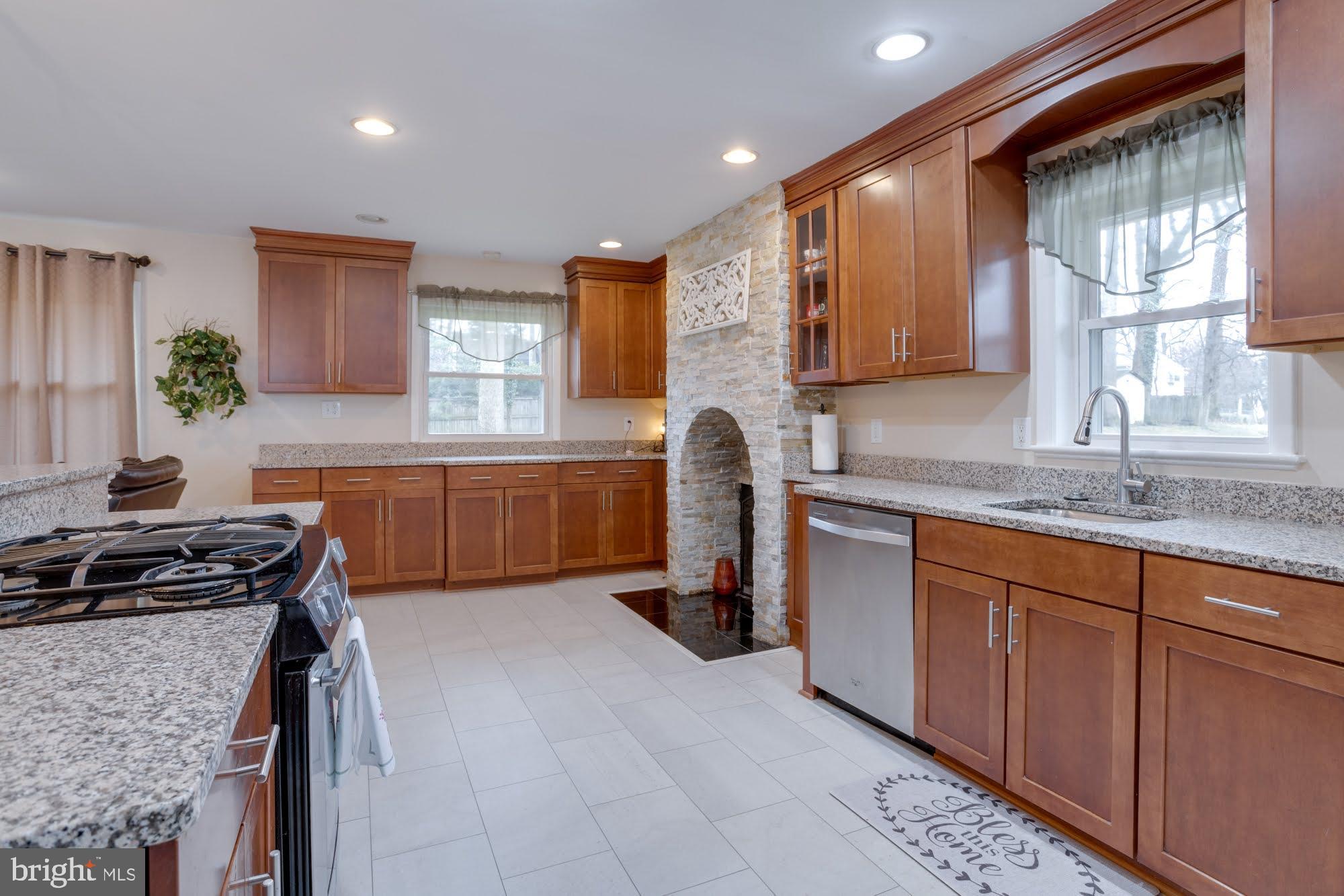 TOWN AND COUNTRY ESTATES - Residential