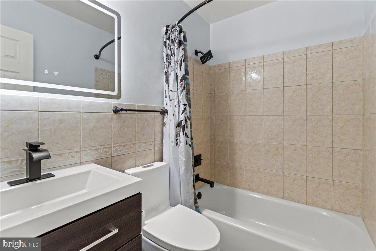 INDIAN QUEEN EAST - Residential Lease