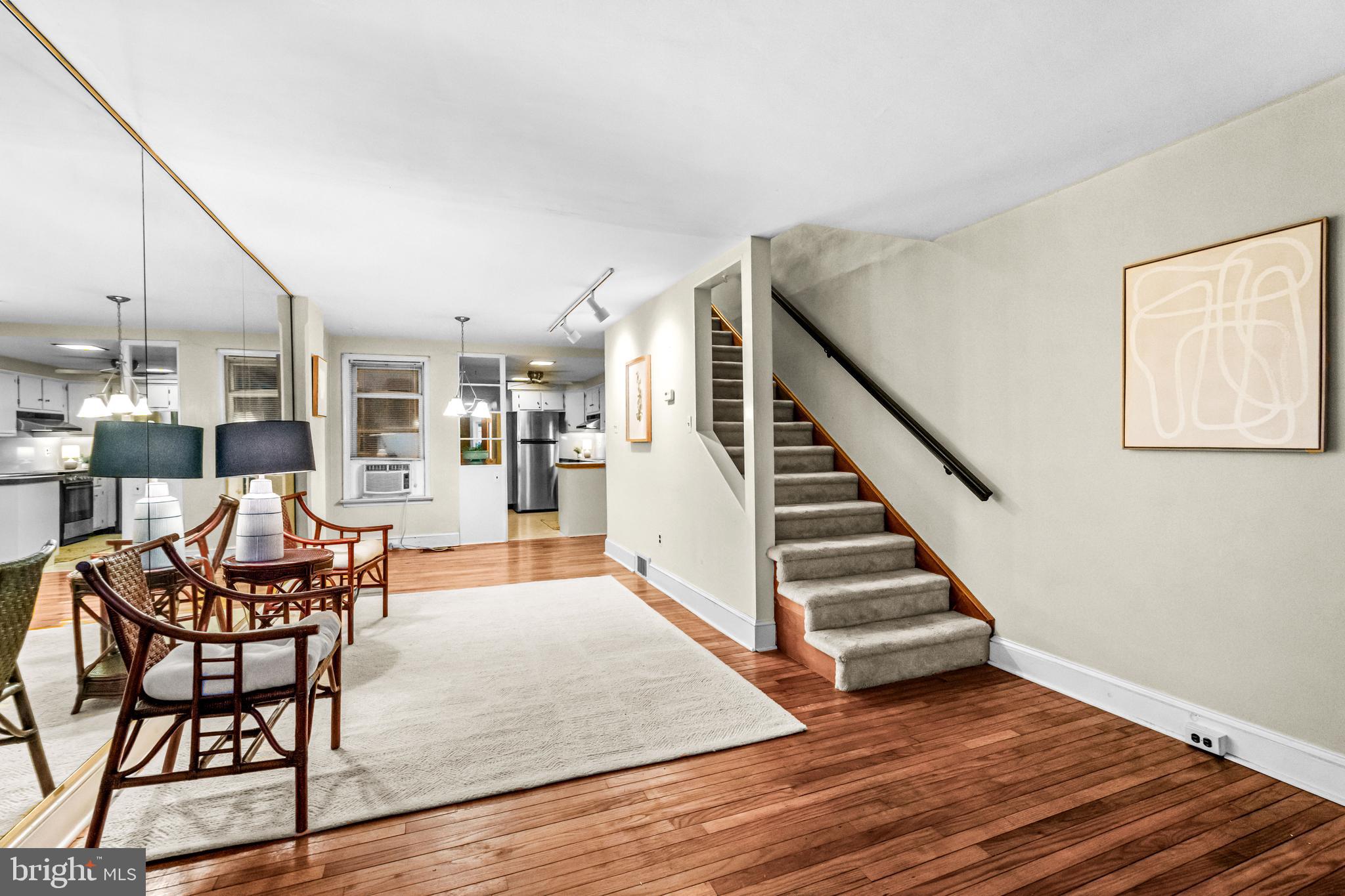 222 W WASHINGTON STREET