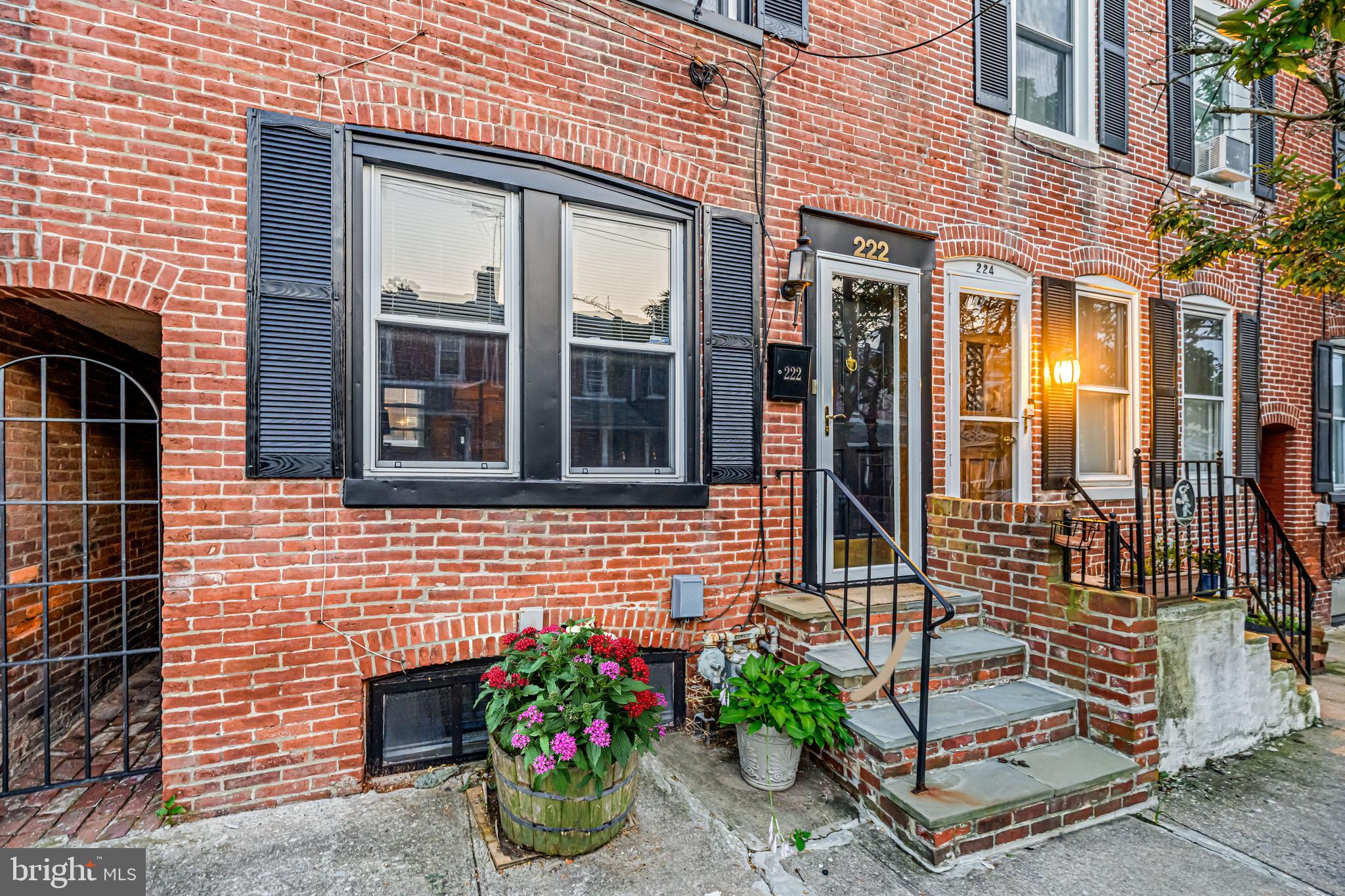 222 W WASHINGTON STREET