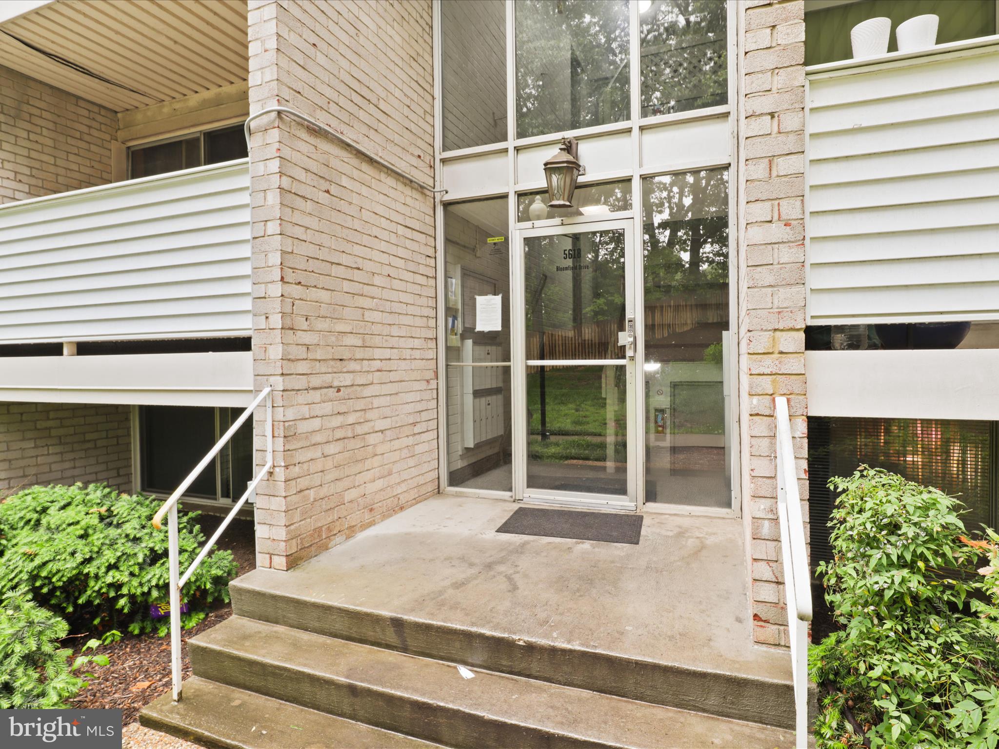 5618 BLOOMFIELD DRIVE 202