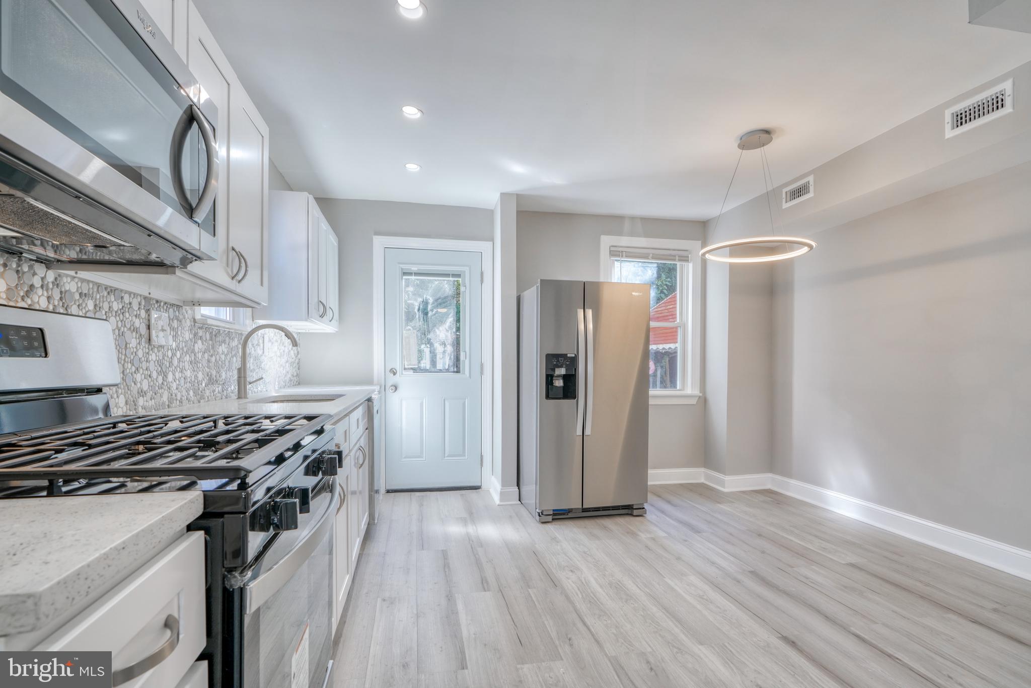 HAMILTON HILLS - Residential