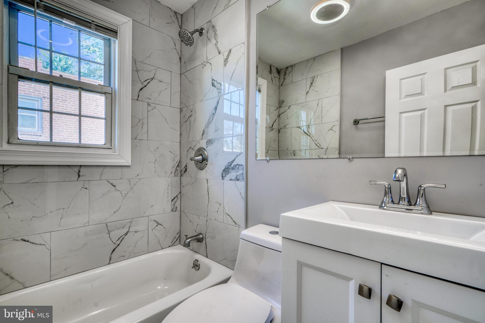 HAMILTON HILLS - Residential