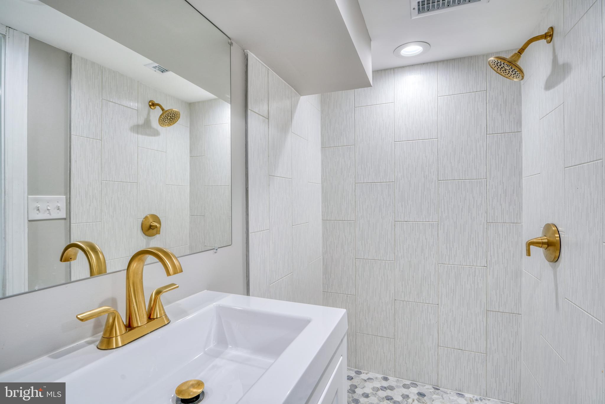 HAMILTON HILLS - Residential