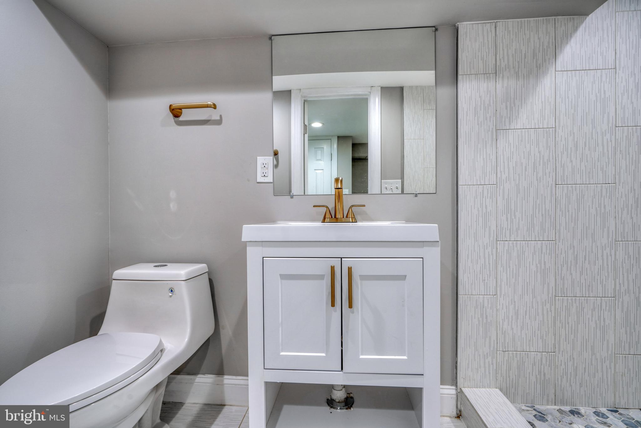 HAMILTON HILLS - Residential