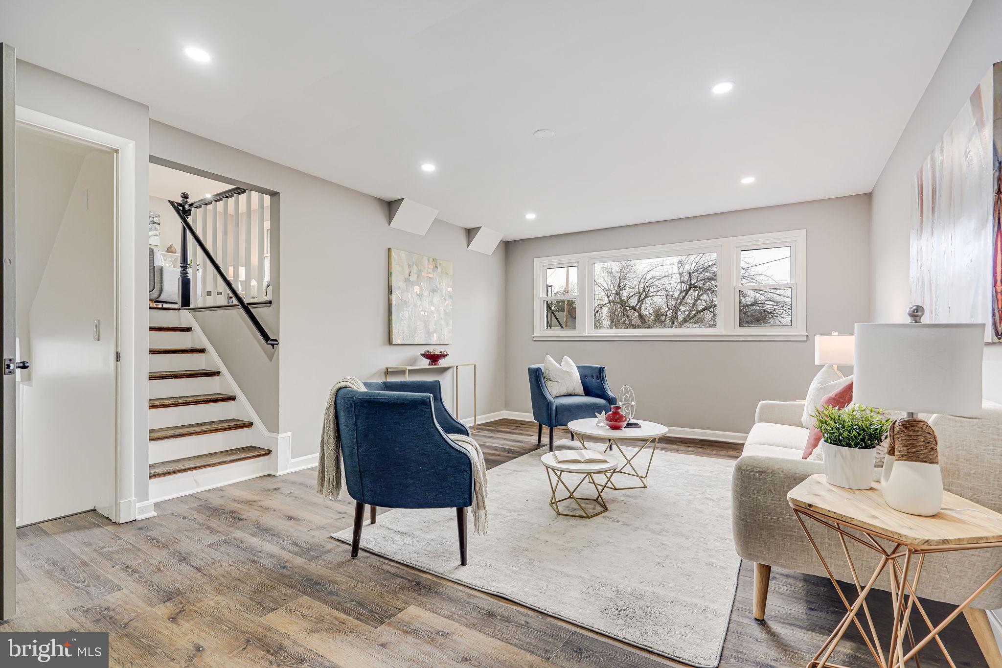 LINCOLNIA HILLS - Residential