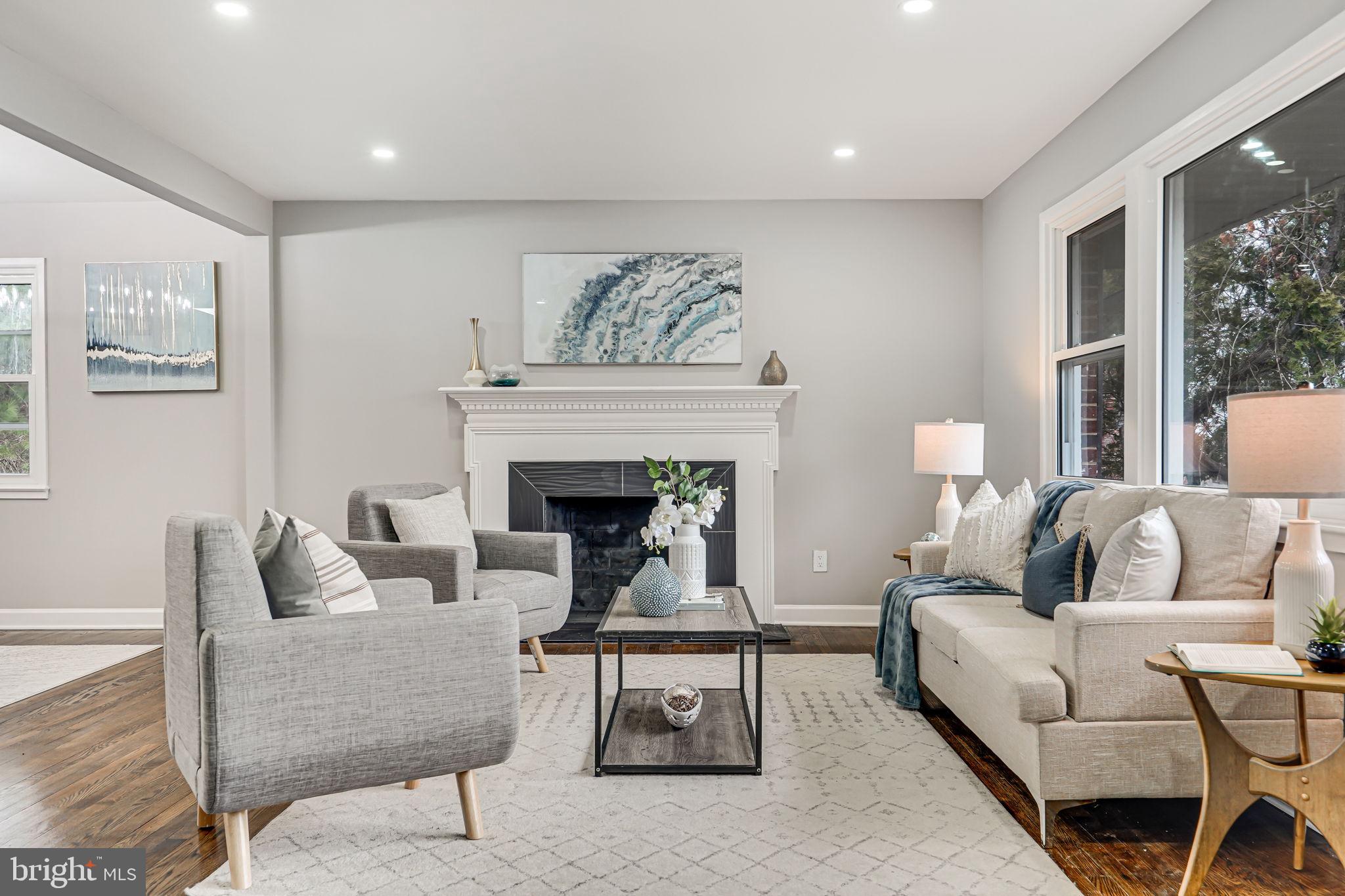 LINCOLNIA HILLS - Residential