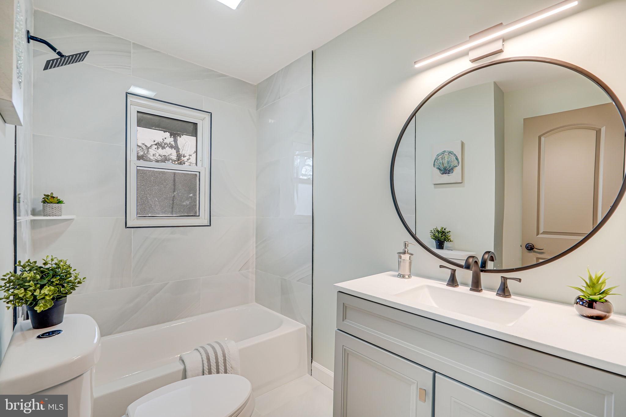 LINCOLNIA HILLS - Residential