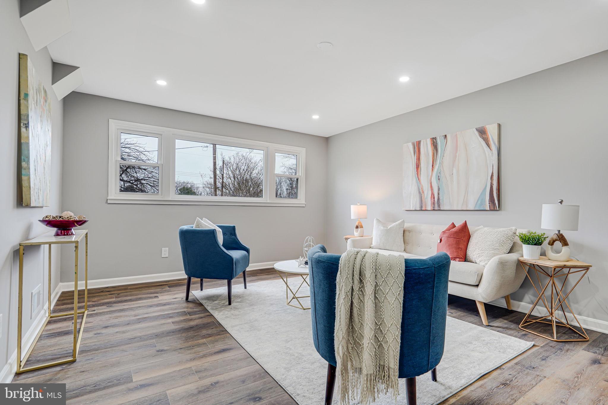 LINCOLNIA HILLS - Residential