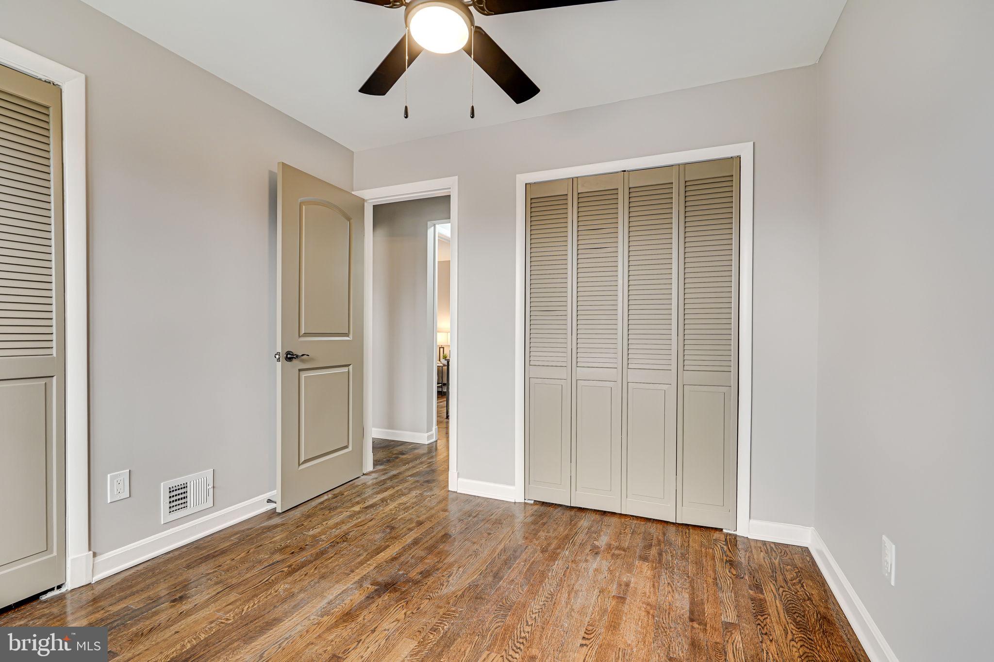 LINCOLNIA HILLS - Residential