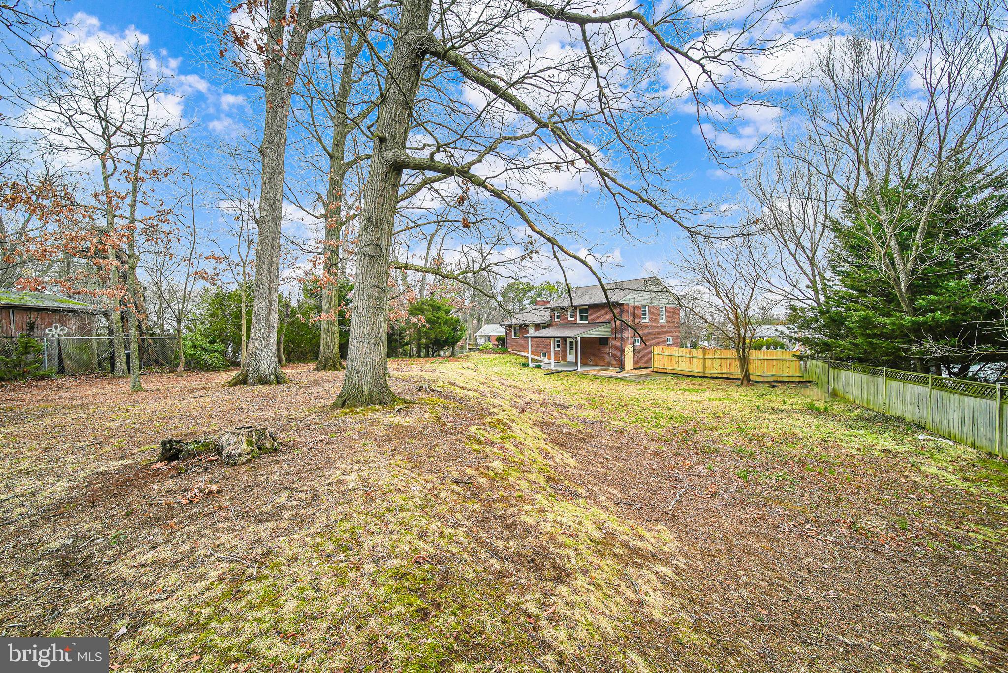 LINCOLNIA HILLS - Residential