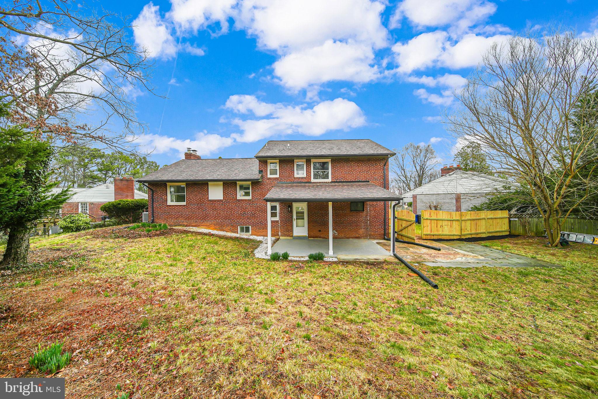 LINCOLNIA HILLS - Residential