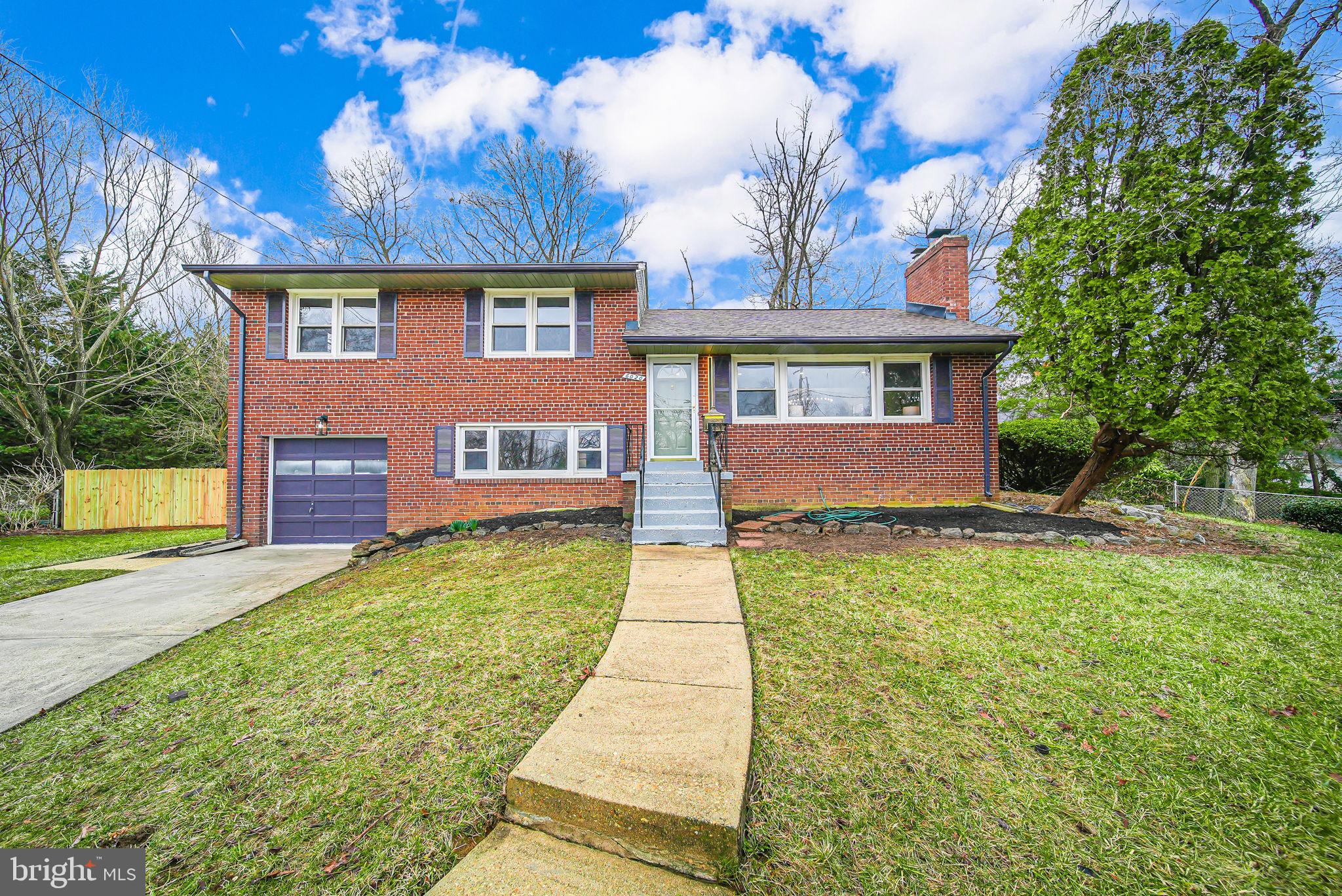 LINCOLNIA HILLS - Residential