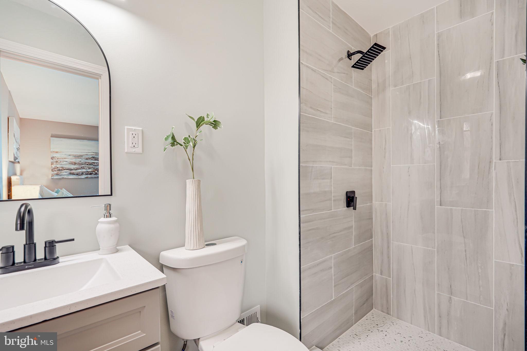 LINCOLNIA HILLS - Residential