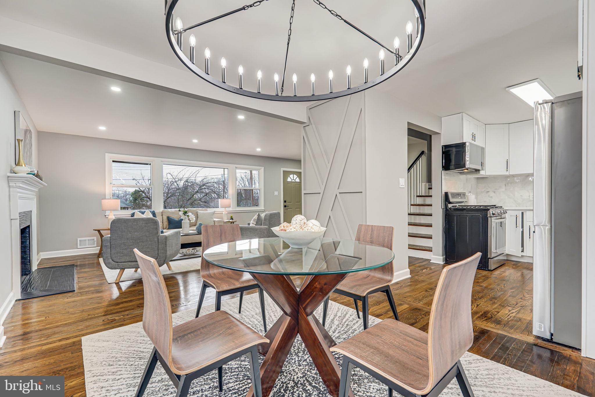 LINCOLNIA HILLS - Residential