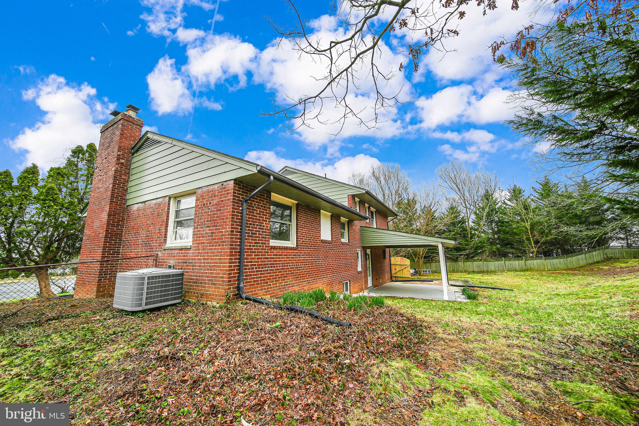 LINCOLNIA HILLS - Residential