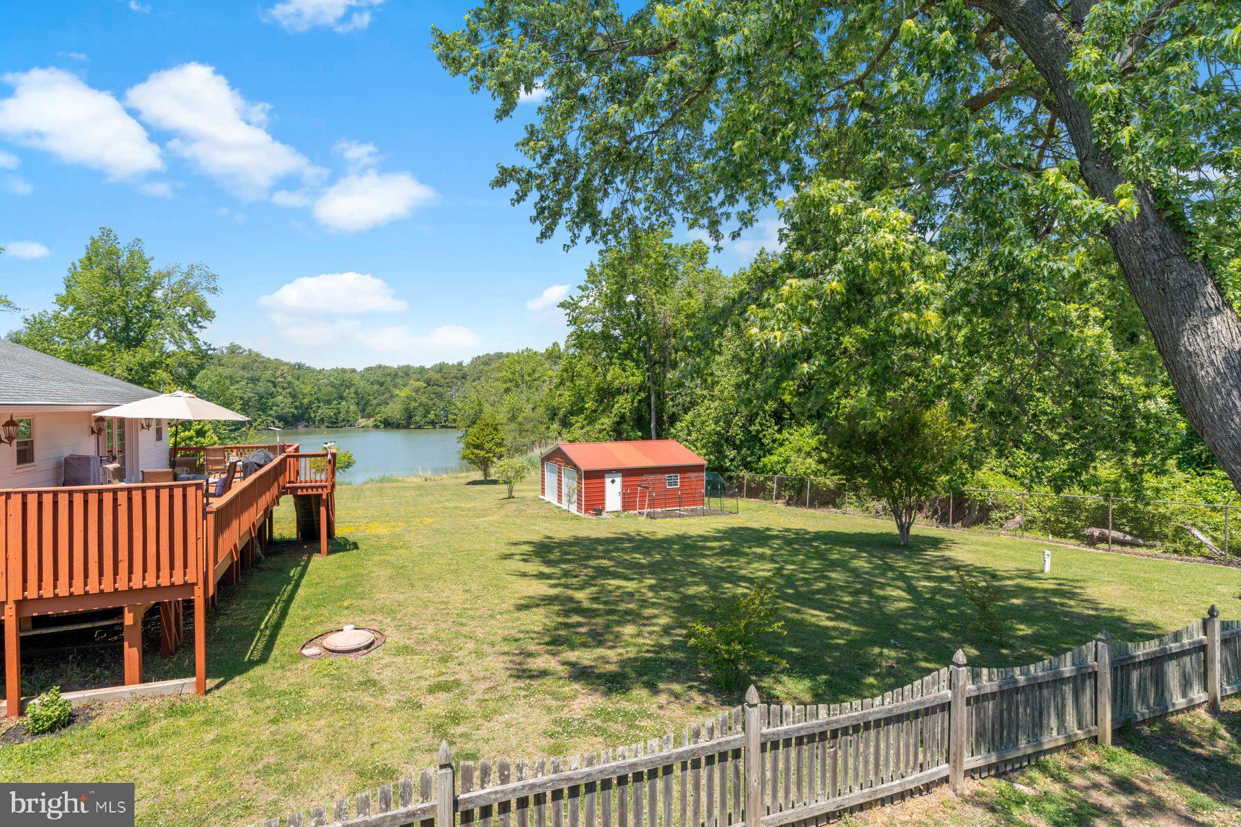 SAUNDERS POINT - Residential