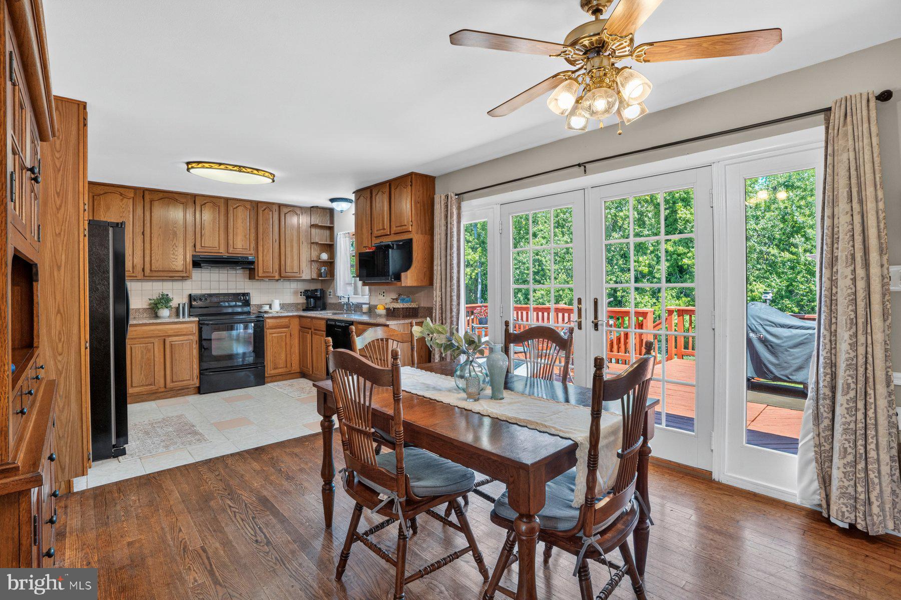 SAUNDERS POINT - Residential