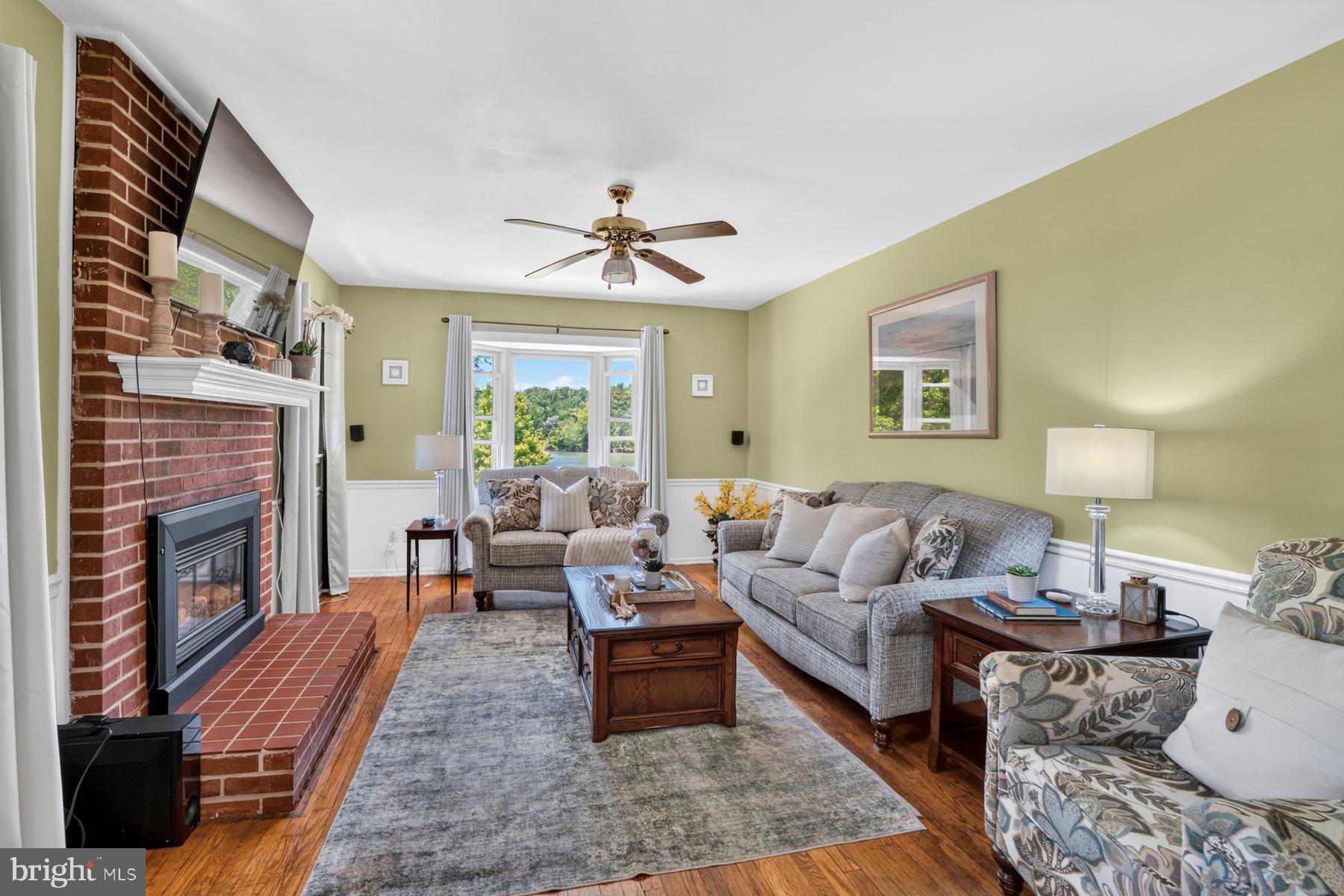 SAUNDERS POINT - Residential