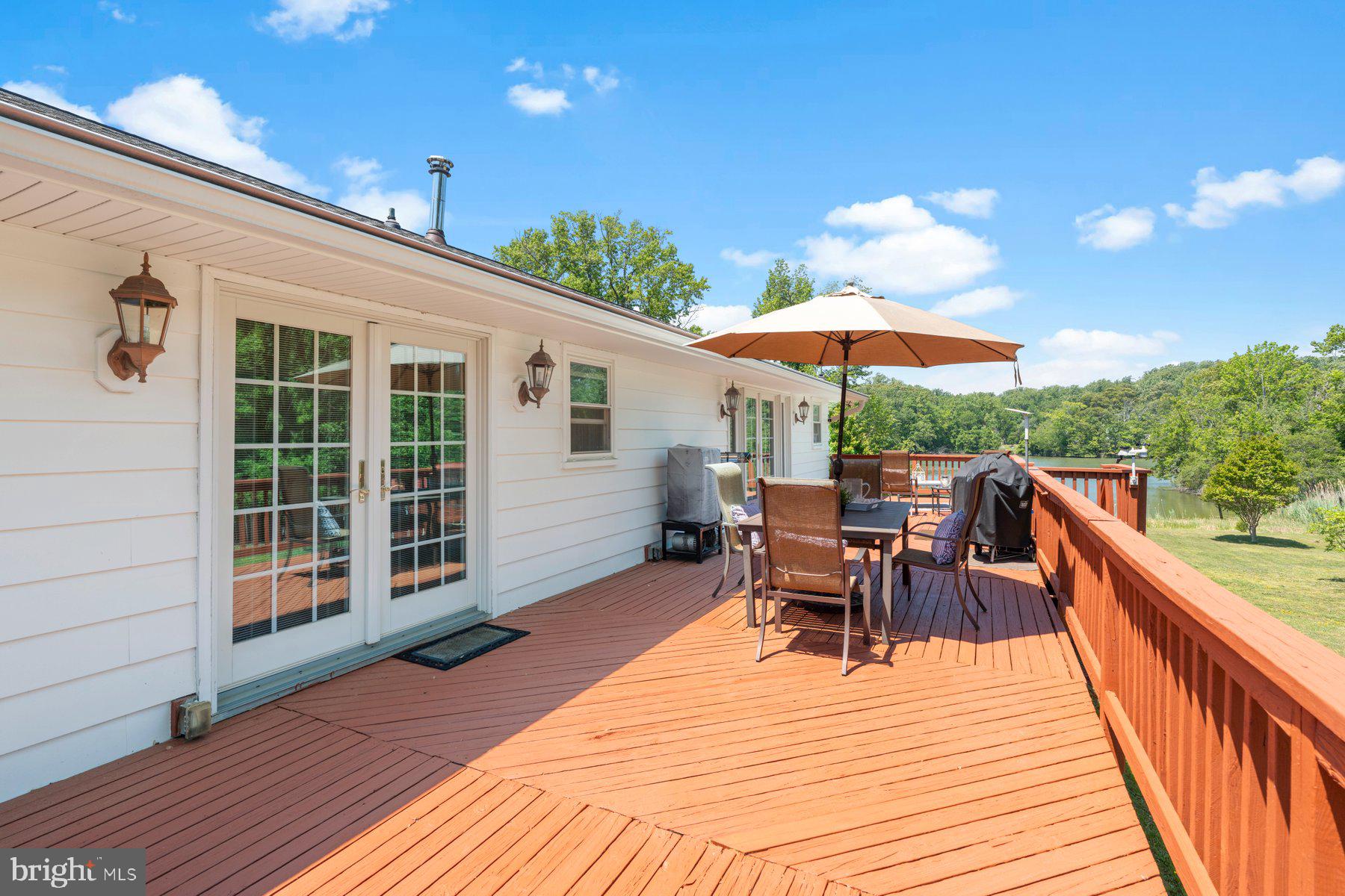 SAUNDERS POINT - Residential