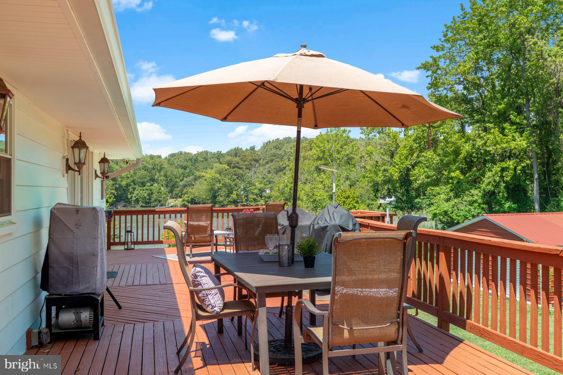 SAUNDERS POINT - Residential