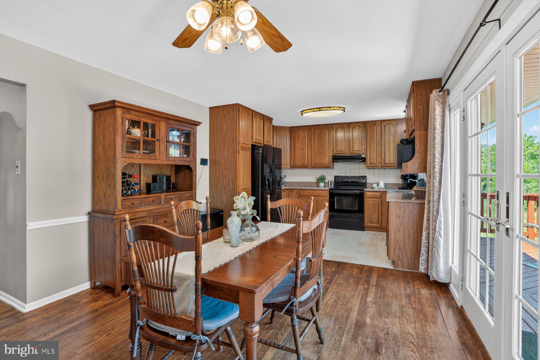 SAUNDERS POINT - Residential