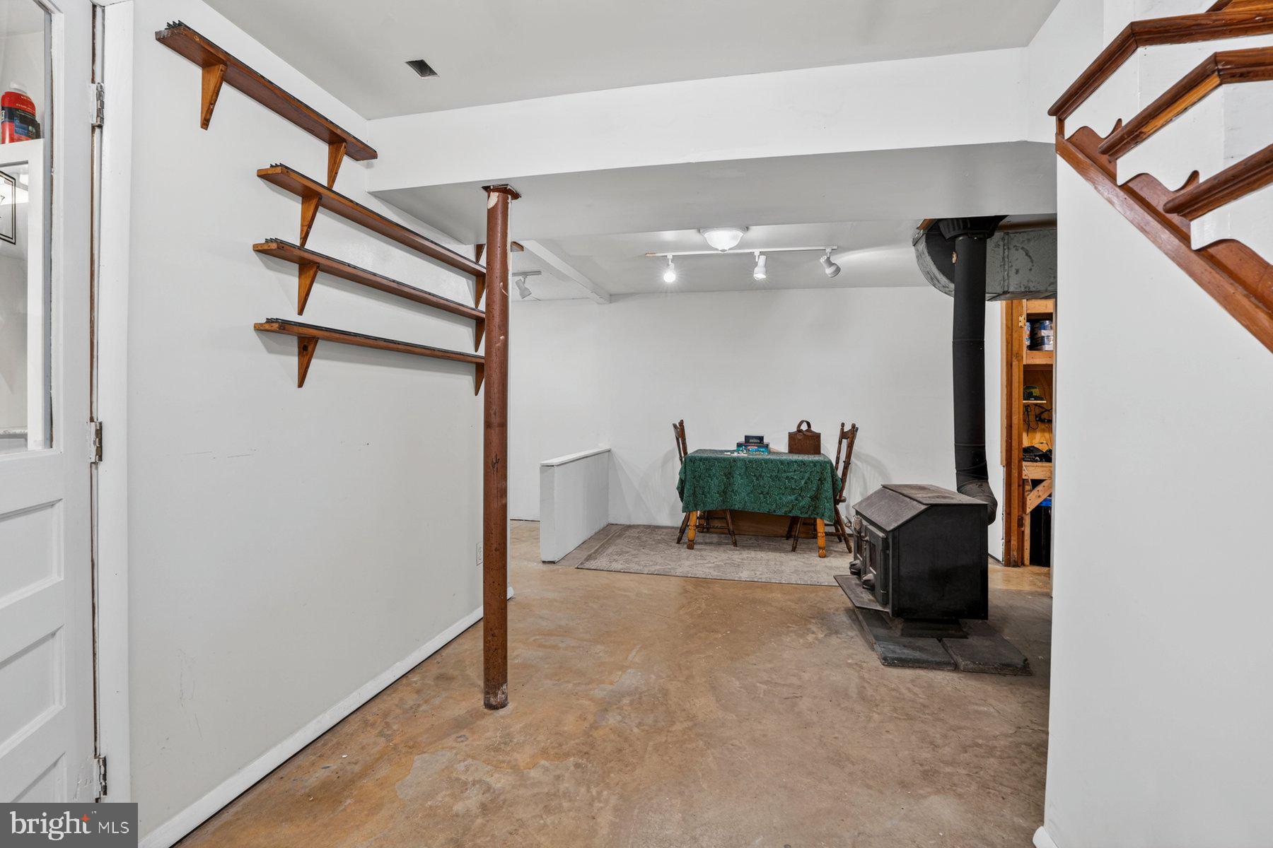 SAUNDERS POINT - Residential