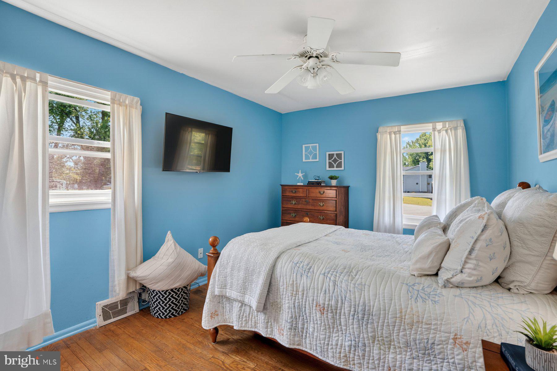 SAUNDERS POINT - Residential