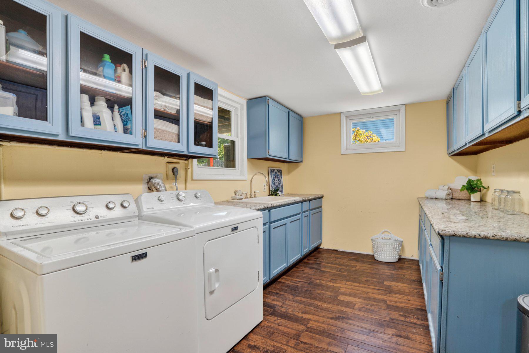 SAUNDERS POINT - Residential