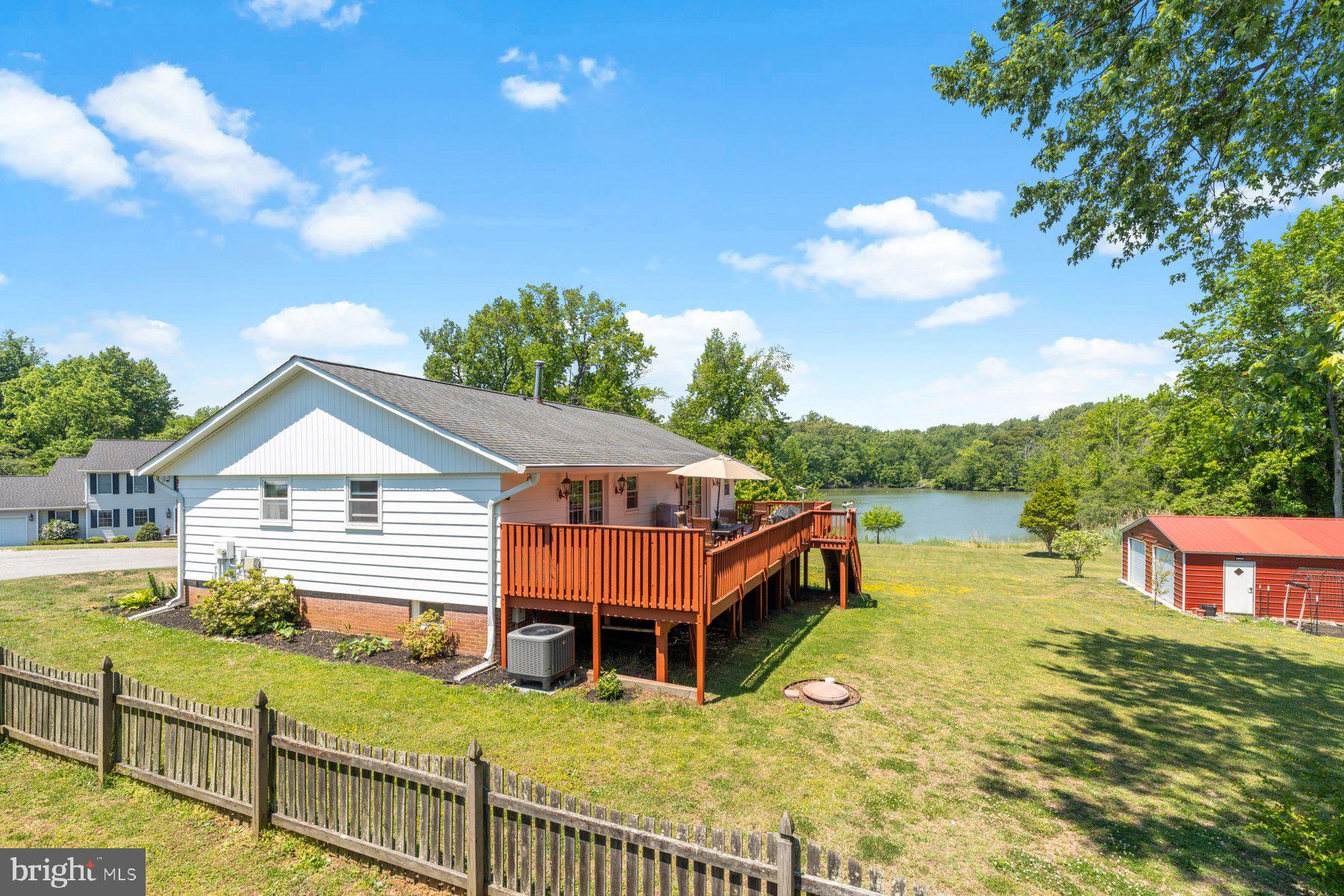 SAUNDERS POINT - Residential