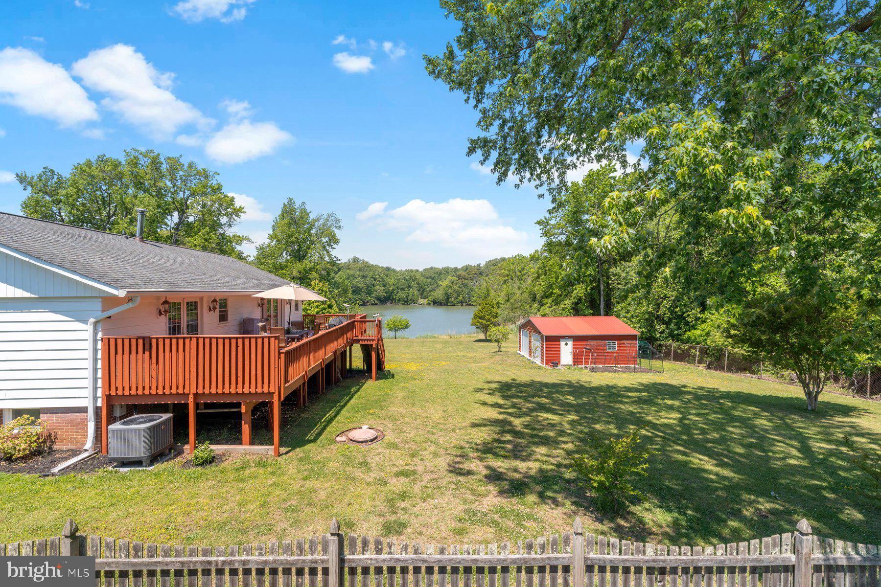 SAUNDERS POINT - Residential