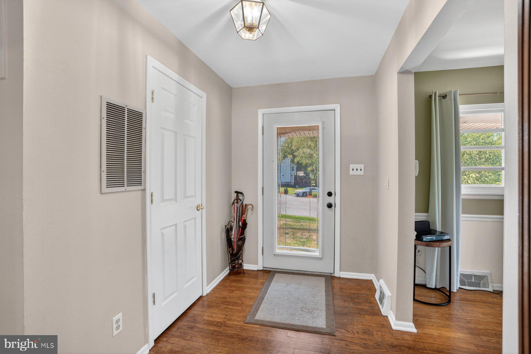 SAUNDERS POINT - Residential