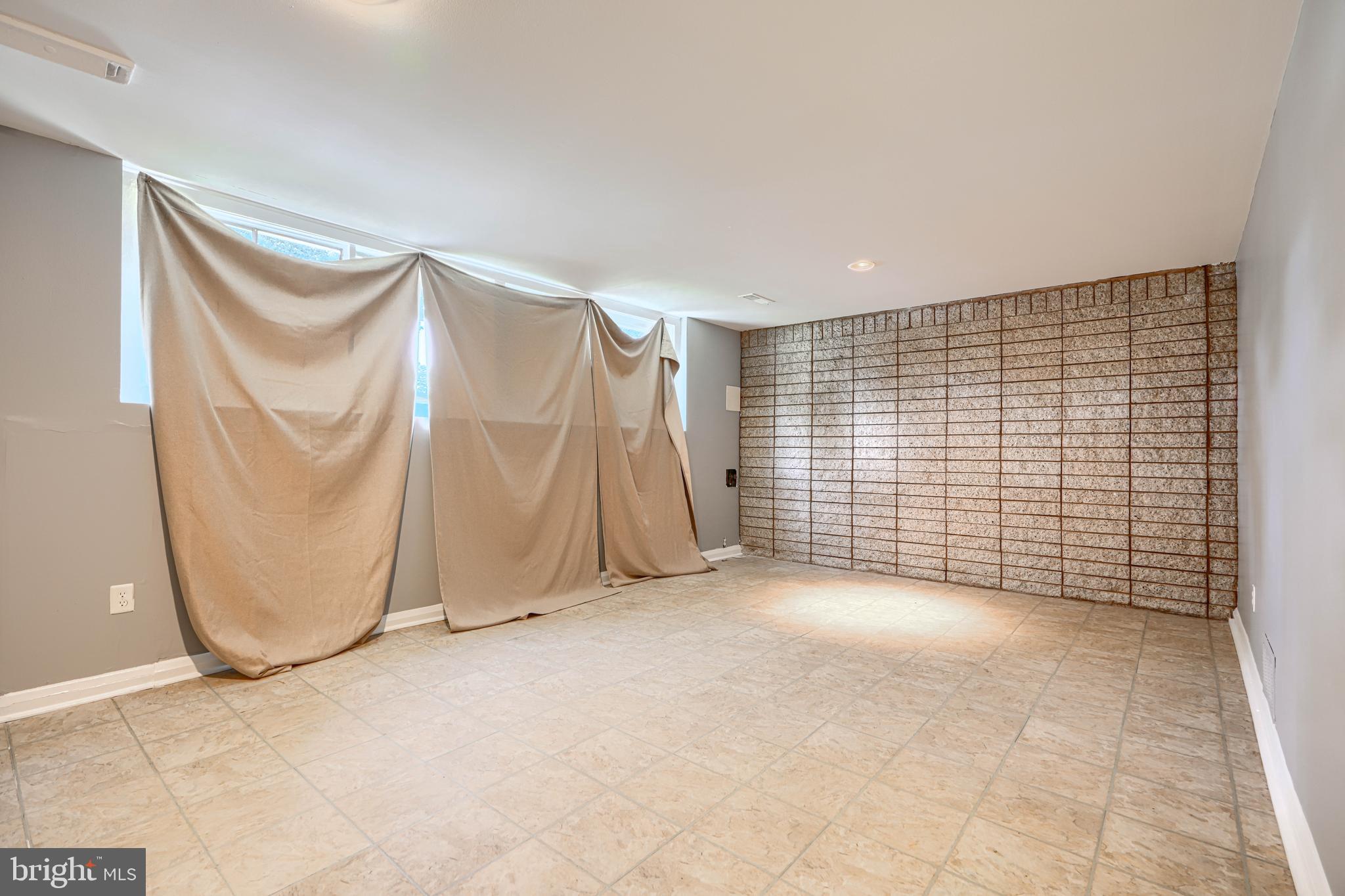 PIKESVILLE - Residential