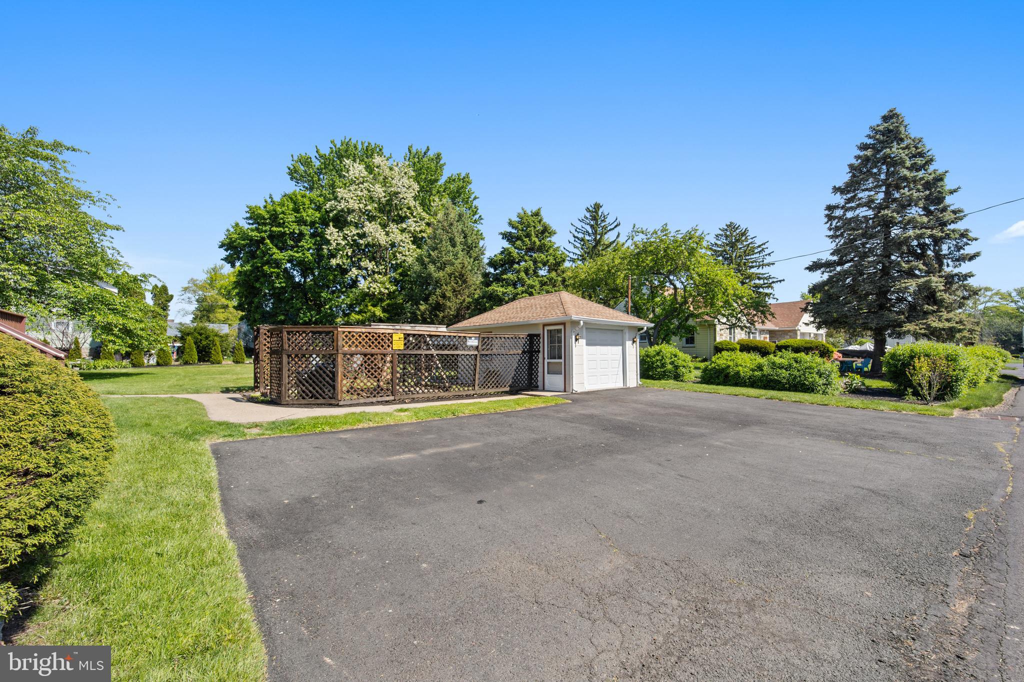 TORRESDALE MANOR - Residential