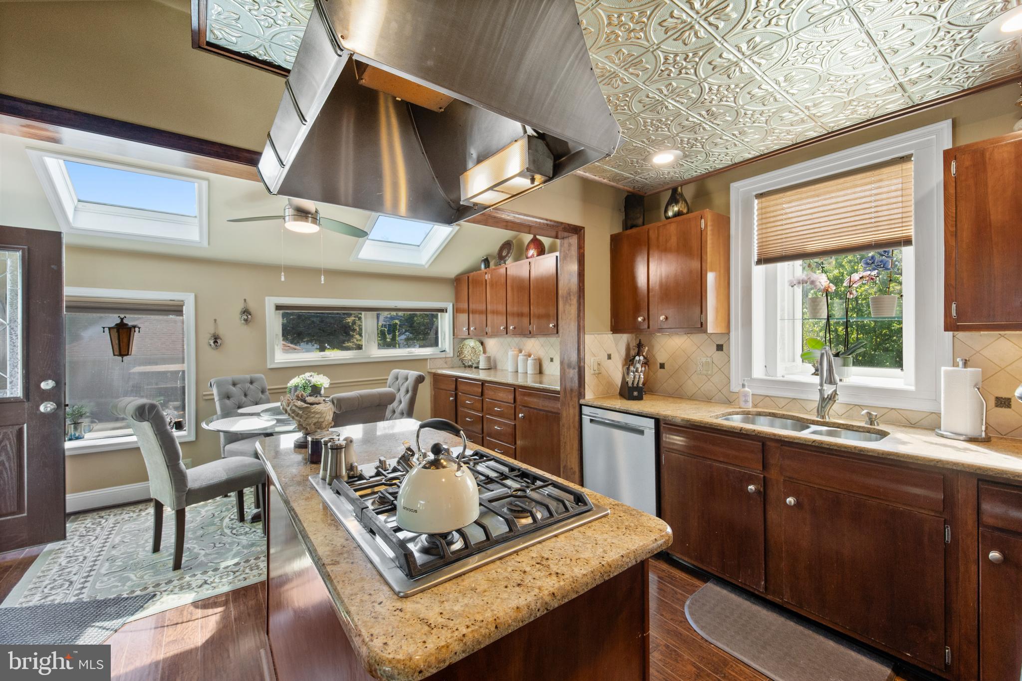 TORRESDALE MANOR - Residential