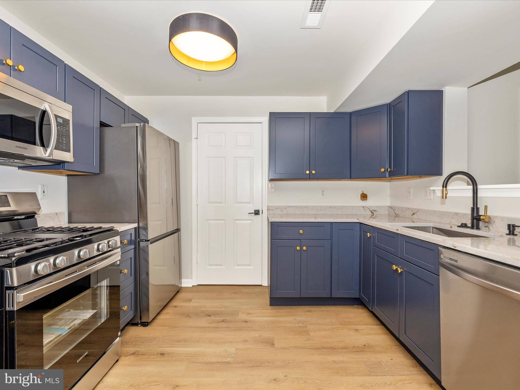 KINGSVIEW RIDGE - Residential