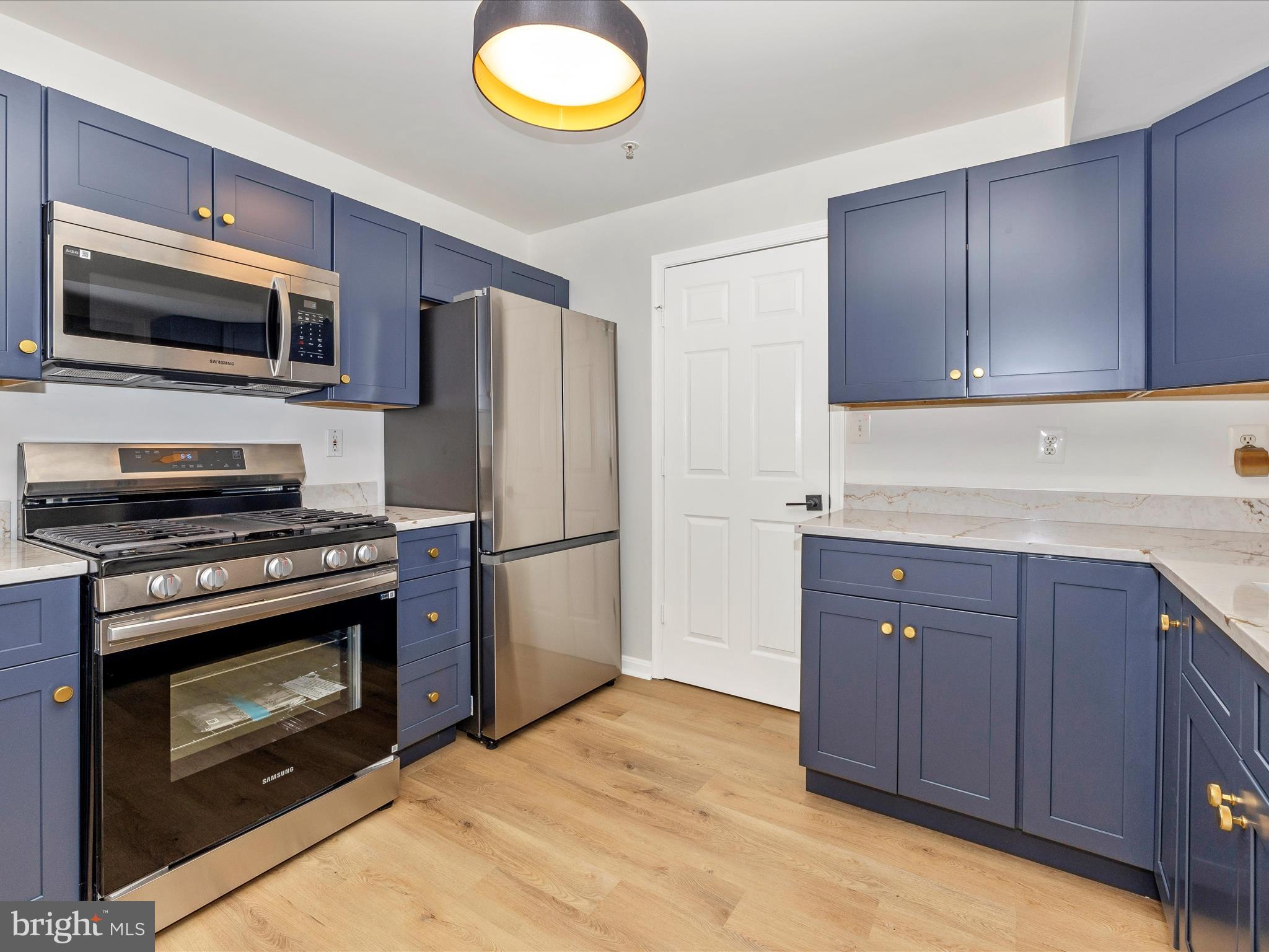 KINGSVIEW RIDGE - Residential