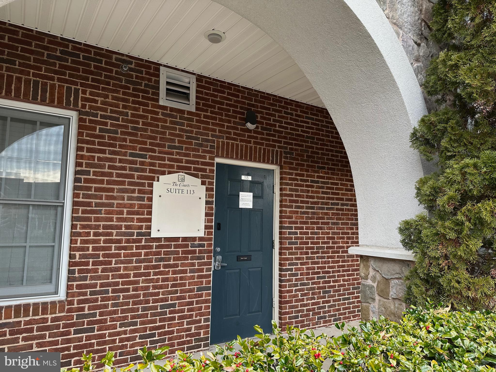 4004 GENESEE PLACE B-113