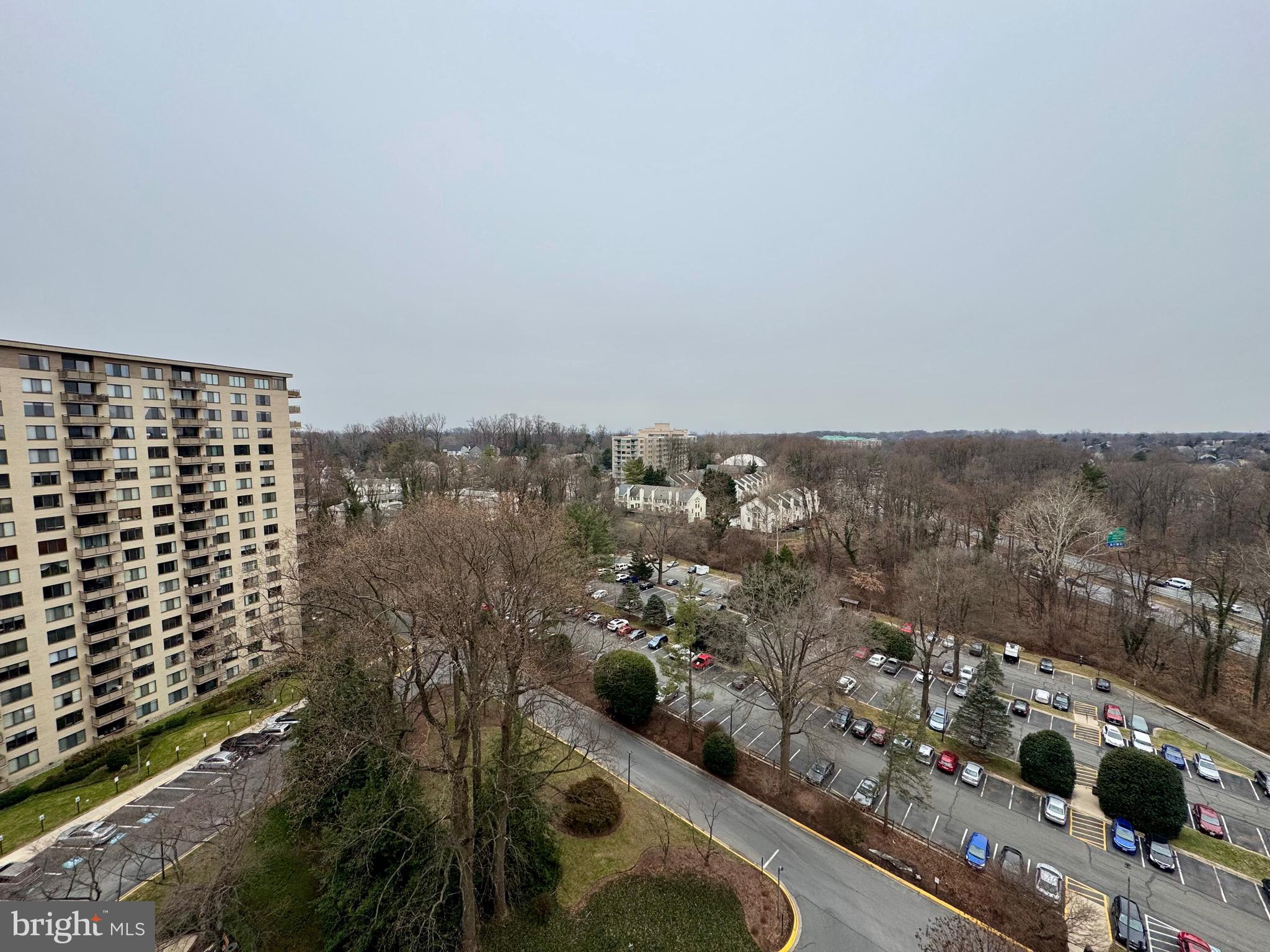 PROMENADE TOWERS - Residential